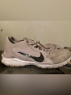 Nike Pale Mauve/Taupe Sneakers with Black Swoosh